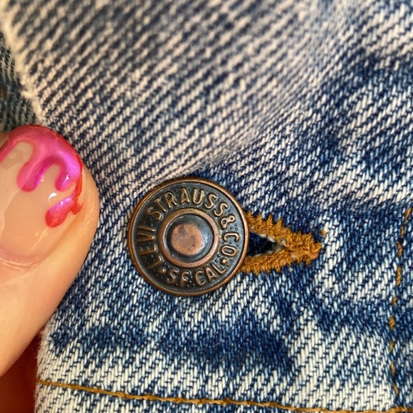 VINTAGE 1990 Levis Jean Jacket Sz Large/44L Distressed Big E Distressed Pockets - Picture 6 of 14